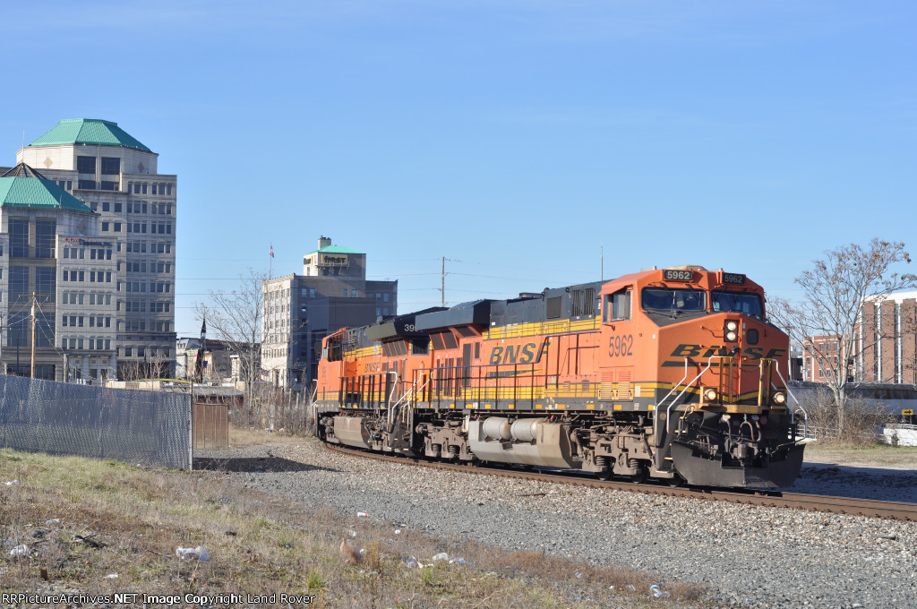 BNSF 5962 East